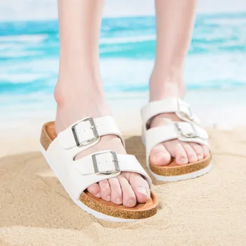 מעורבות צבע שני הלהקה אבזם החגורה קיץ נעלי נשים קוריאני טרנדי דירות הפקק שקופיות פלוס גודל אוהבי נגד החלקה חוף נעלי בית